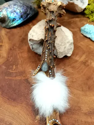 Éventail de Fumigation Chamanique "Ombre Lunaire" - Pierre de Lune Grise & Plumes Sacrées