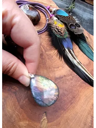 Rainbow Aurora - Collier chamanique en labradorite et plumes naturelles de paon