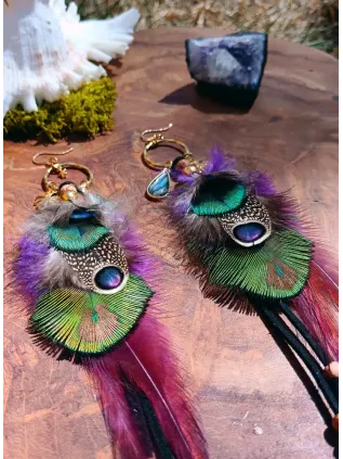 Eden tropical - Boucles d'oreilles chamaniques en abalone et plumes de paon