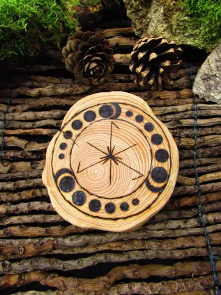 Talisman Runique Personnel en bois